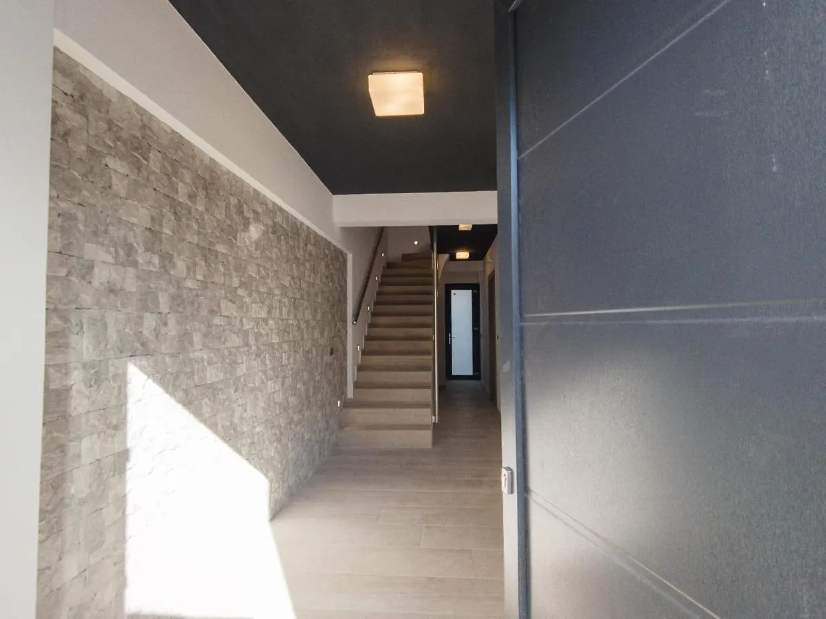 ארגוסטולי Elite Luxury Apartments 0*,
