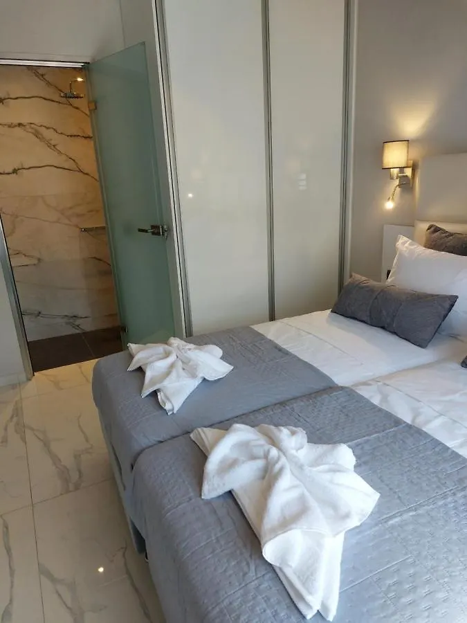 ארגוסטולי Elite Luxury Apartments 0*,