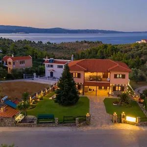 https://xalonia-seaview.hotelschalkidiki.net