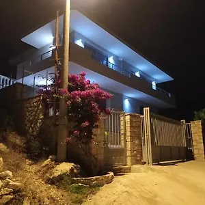 Alimema Villa Sarandë